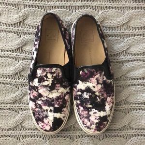 DV by Dolce Vita Gibsin Floral Slip On Sneakers